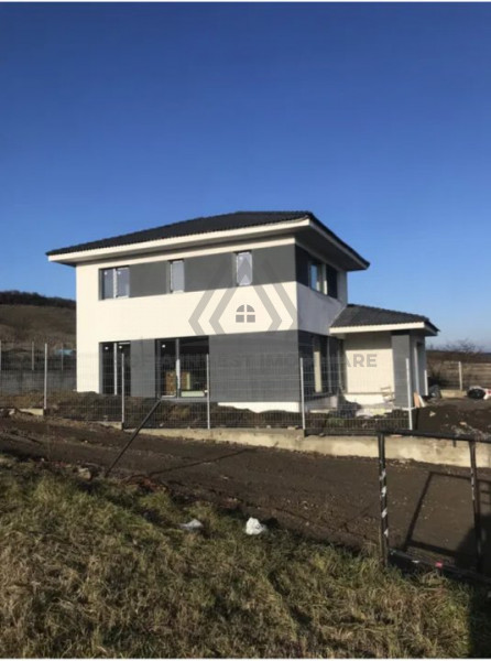 Casa cu garaj in Dezmir, zona dreapta, 550mp teren