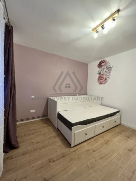 Apartament 3 camere zona Mercur
