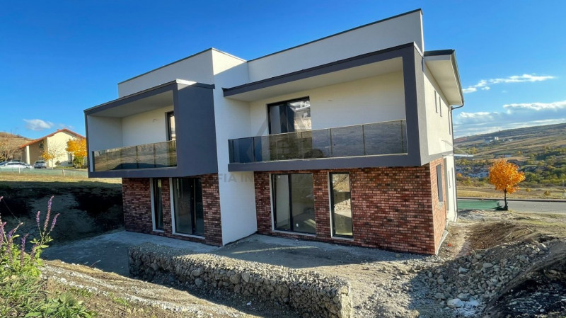 Casa tip duplex 132mp utili cu 512 mp teren in zona Iris 