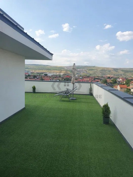 Apartament Penthouse de vanzare la cheie
