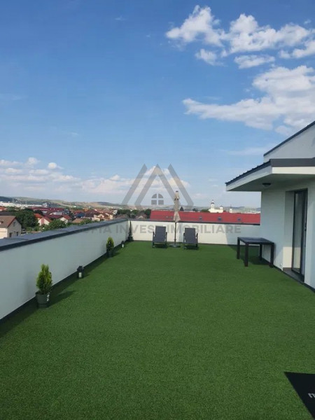 Apartament Penthouse de vanzare la cheie