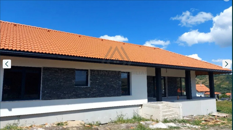 Casa parter premium in Chinteni 833mp teren