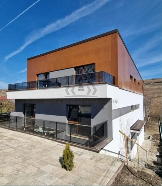 Casa tip duplex 5 camere, suprafata utila 206mp si teren generos