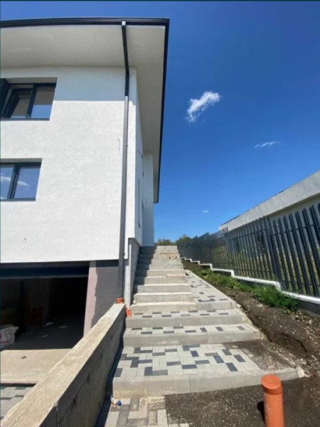 Casa de tip Duplex 171mp utili in Iris cu panorama superba