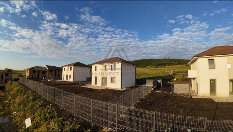 Casa Tip 3 Parter + Etaj in Chinteni teren 570-740mp