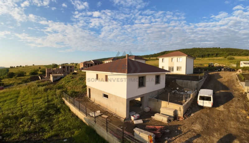 Casa pe un nivel tip 1 Subsol cu garaj+Parter teren 535mp 