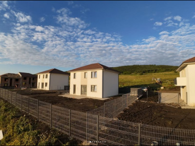 Casa Tip 3 Parter + Etaj in Chinteni teren 580-610mp