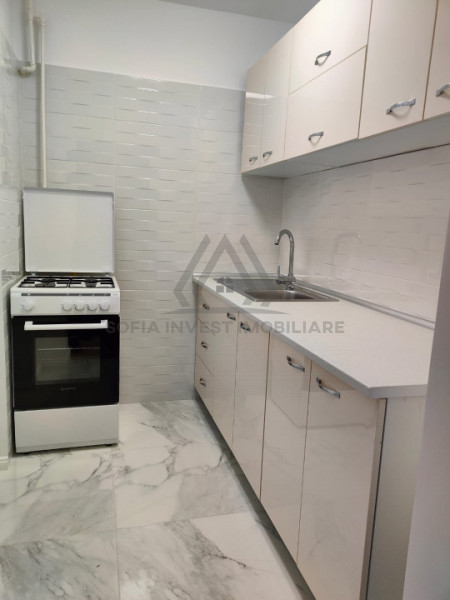 Garsoniera moderna renovata cu balcon generos 28mp