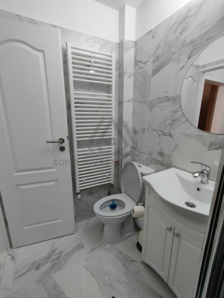 Garsoniera moderna renovata cu balcon generos 28mp