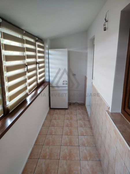 Garsoniera moderna renovata cu balcon generos 28mp