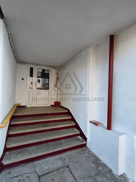 Garsoniera moderna renovata cu balcon generos 28mp