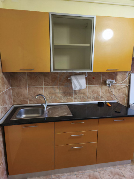 Apartament 1 camera cu balcon, Parcare, acces cu bariera zona Spital Recuperare