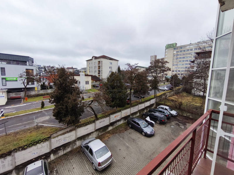 Apartament 1 camera cu balcon, Parcare, acces cu bariera zona Spital Recuperare