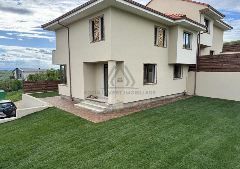 Duplex calitate Excelenta, strada privata 350mp teren