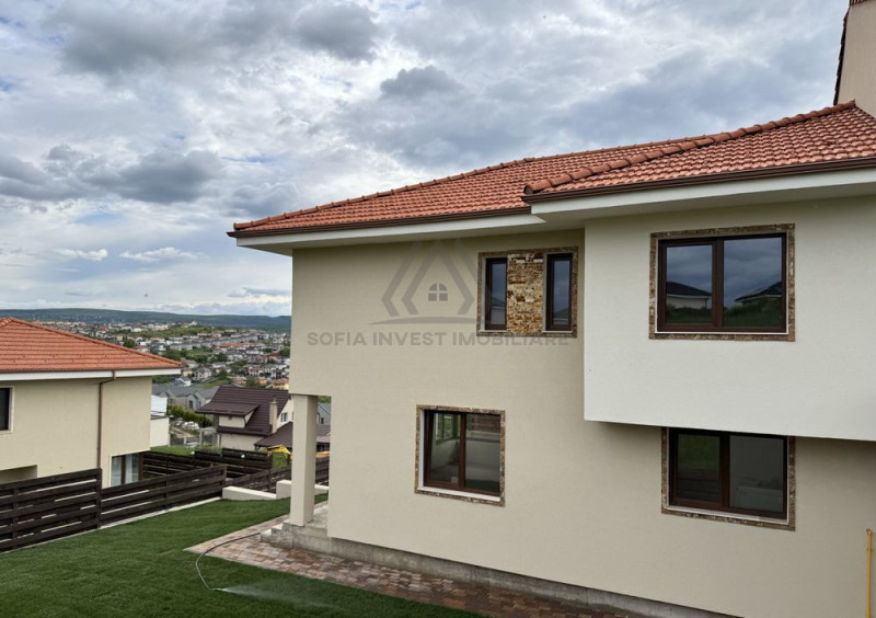 Duplex calitate Excelenta, strada privata 350mp teren