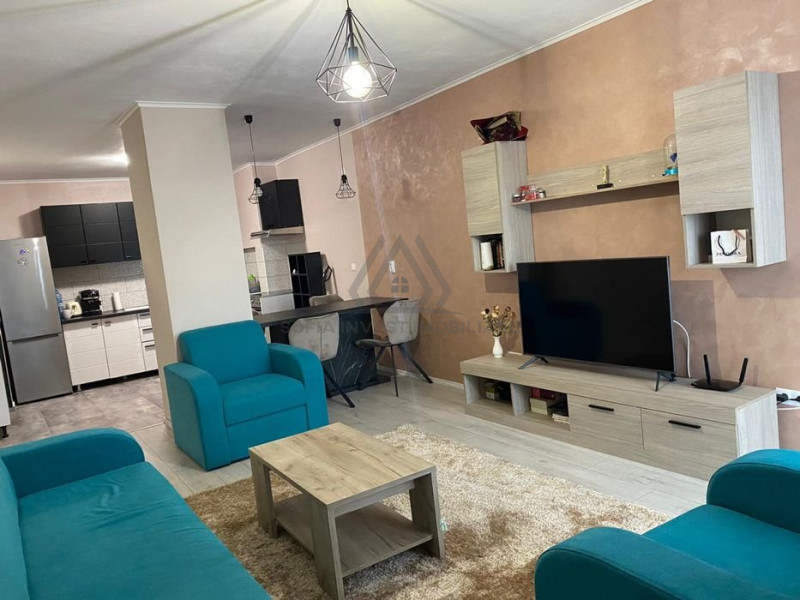 Apartament 2 camere vis a vis de cartierul Buna Ziua zona  OMV