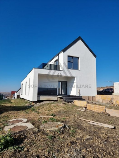 Casa Individuala Superba !  163mp cu 754mp teren in Chinteni