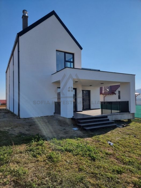 Casa Individuala Superba !  163mp cu 754mp teren in Chinteni