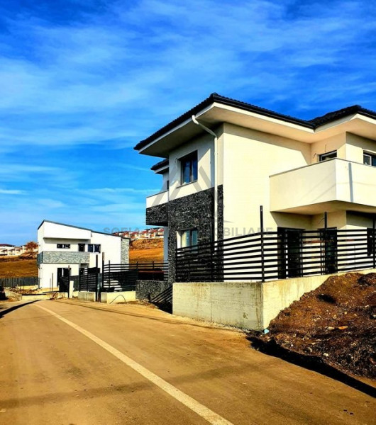 Casa individuala in Apahida cu priveliste superba 600 mp teren 
