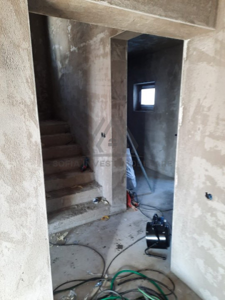 Vand casa Individuala in zona superba de case 