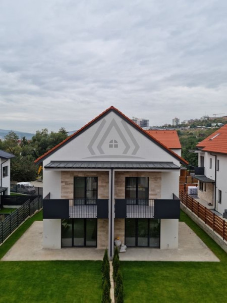 Casa tip Duplex in zona Campului