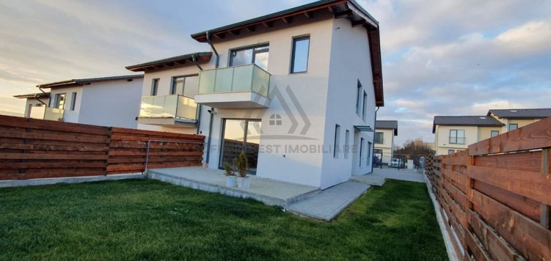 Vand Casa tip Duplex in Dambul Rotund  