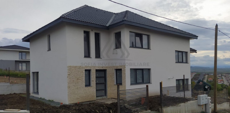 Casa de tip Duplex 120mp in Dezmir cu panorama superba
