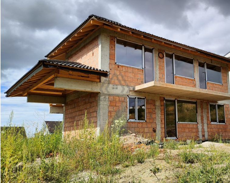 Casa Superba in Dezmir P+E 144mp cu 420 teren