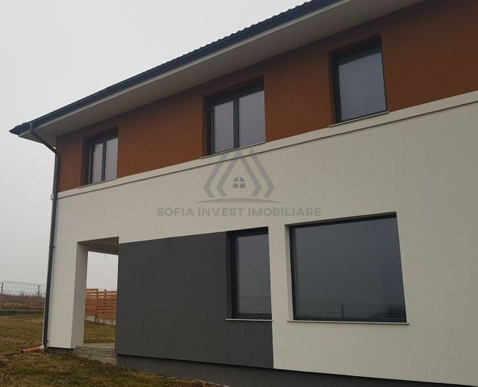 Casa Individuala intr-un ansamblu privat in Dezmir