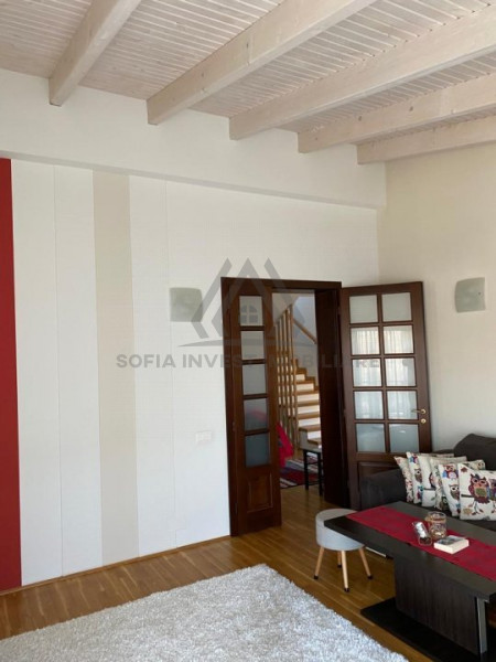 Casa deosebita D+P+E Dezmir